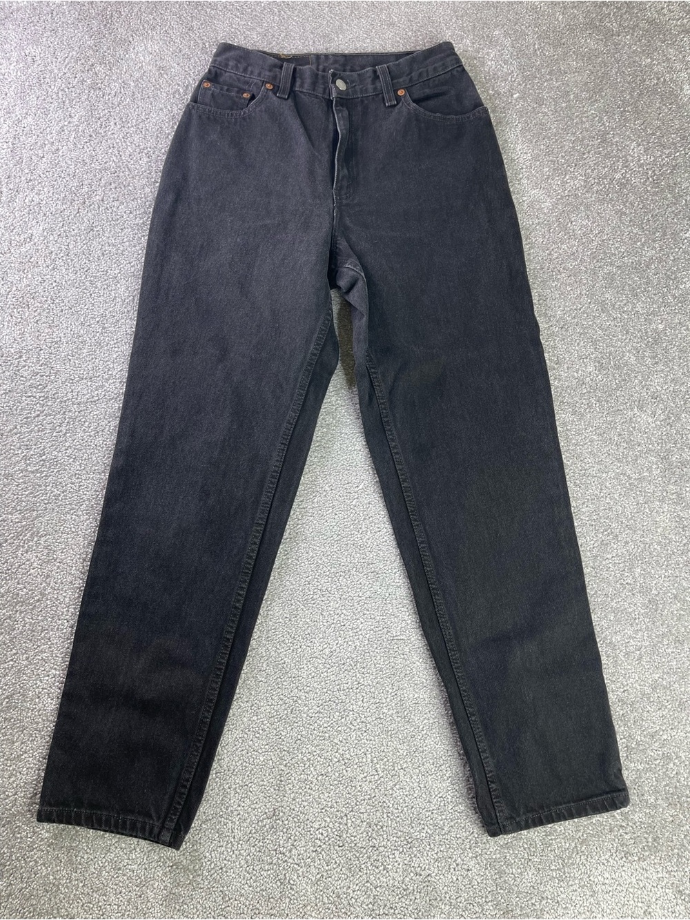 Vintage Levi’s 550 Women’s 26 Black Relaxed Tapered Mom Jeans USA 90’s